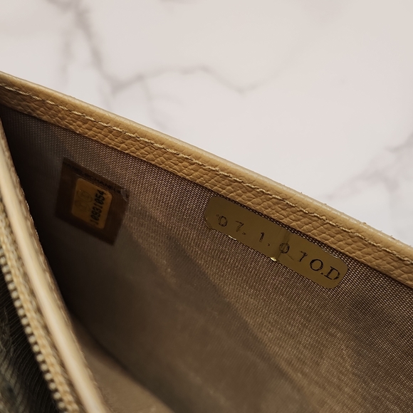 CHANEL Vintage Tan Long Wallet - Picture 8 of 16
